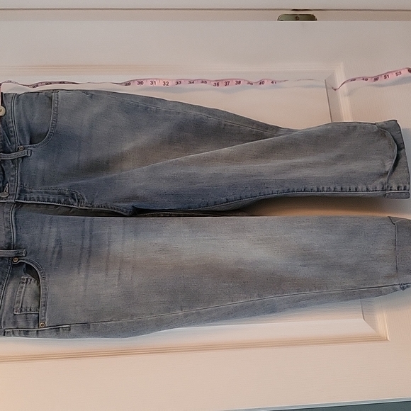 NY&Co Curvy Cropped Jeans - Picture 1 of 7